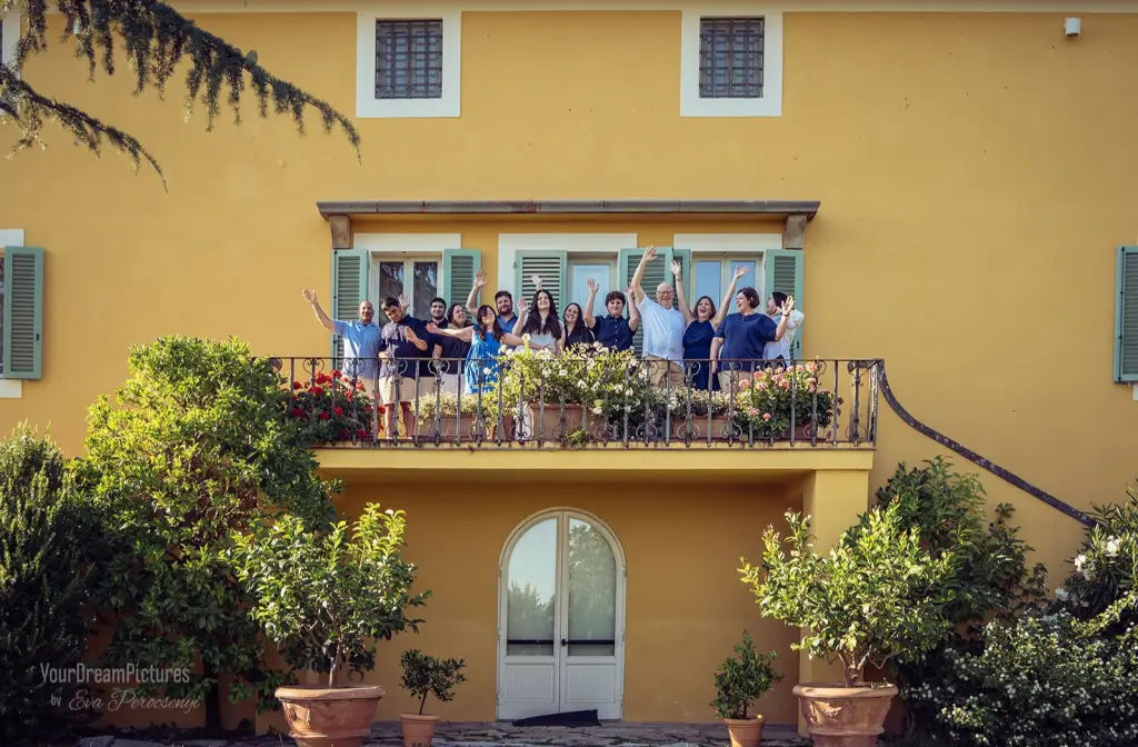 An extended family at a Tuscan villa